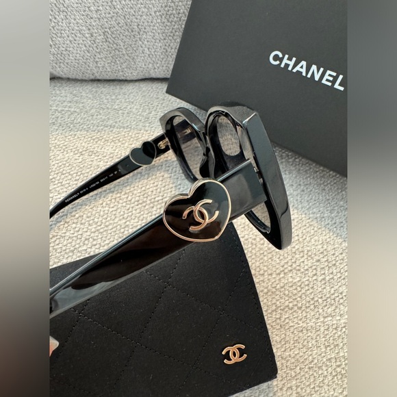 CHANEL HEART CC LOGO SQUARE SUNGLASSES CLASSICS IN BLACK - Picture 7 of 10